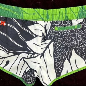 Hurley x Sig Zane Women’s Board-shorts medium
